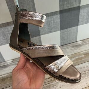 OTBT Souvenir Metallic Leather Sandal
